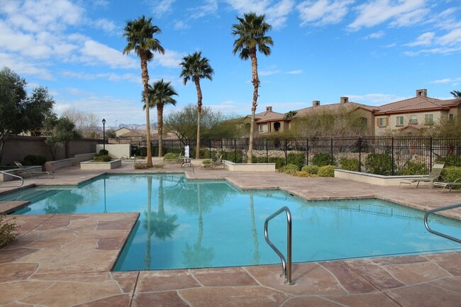 Building Photo - Fully upgraded condo with new flooring, paint, and appliances in Southwest Las Vegas