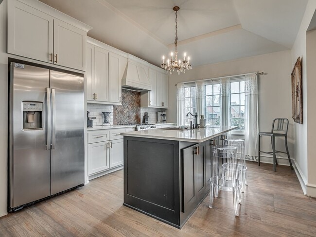 Building Photo - Stylish & Fully Furnished Mid-Term Rental in the Heart of OKC