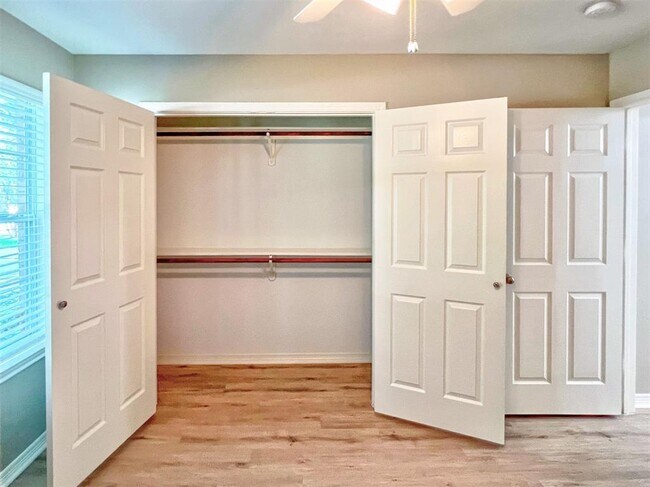 Building Photo - 810 Springwood Dr