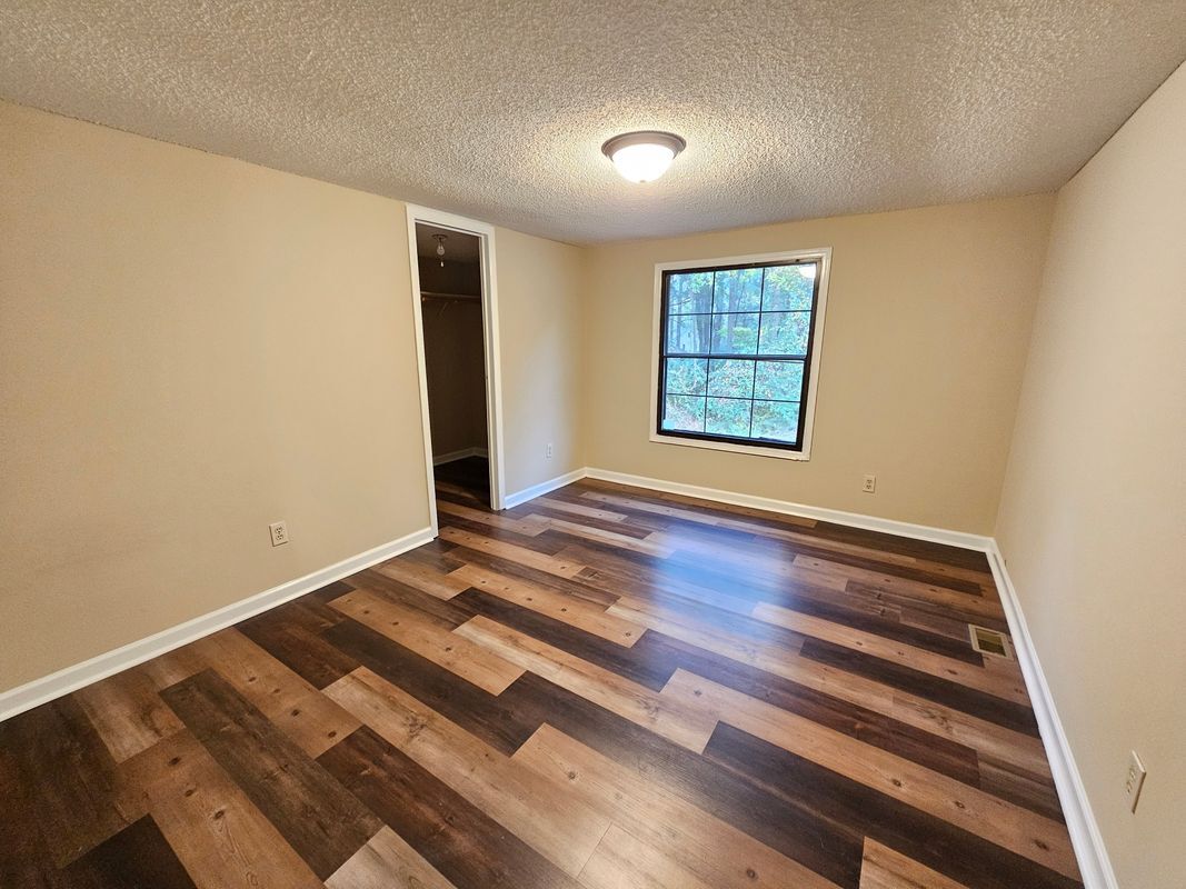 Building Photo - 8363 Raleigh Rd