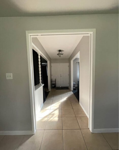 Building Photo - 3272 W Browning Ave