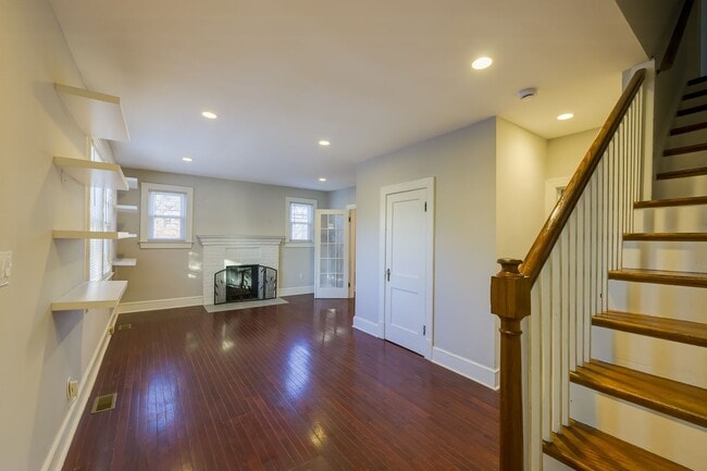 Building Photo - Modern End-Unit Townhome with Garage + Outdoor Space in SE DC