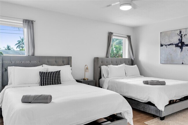 Building Photo - 617 NW 30th Ct