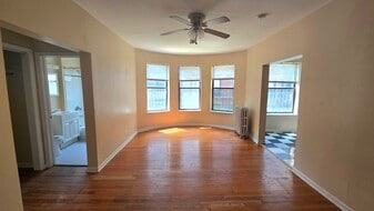 Building Photo - 7728 N Marshfield Ave