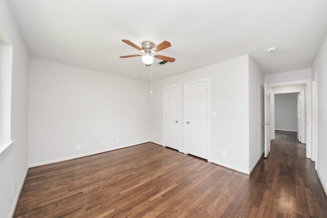 Building Photo - 8102 Bob White Dr