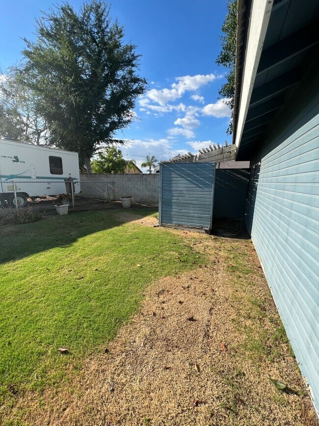 Building Photo - Northwest Bakersfield Home