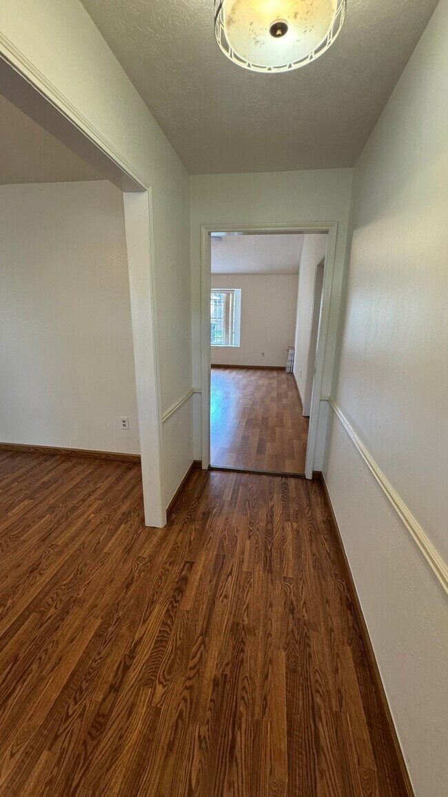 Building Photo - 9207 Portal Dr