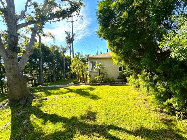 Building Photo - 6441 W 86th Pl