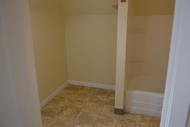 Building Photo - 1353 Highland St