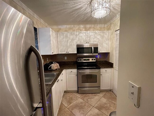 Building Photo - 1341 SE 3rd Ave