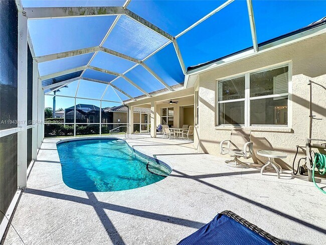 Building Photo - 4874 Sabal Lake Cir