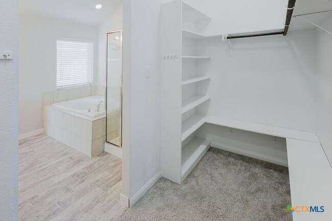 Building Photo - 632 Ridge Meadow Dr