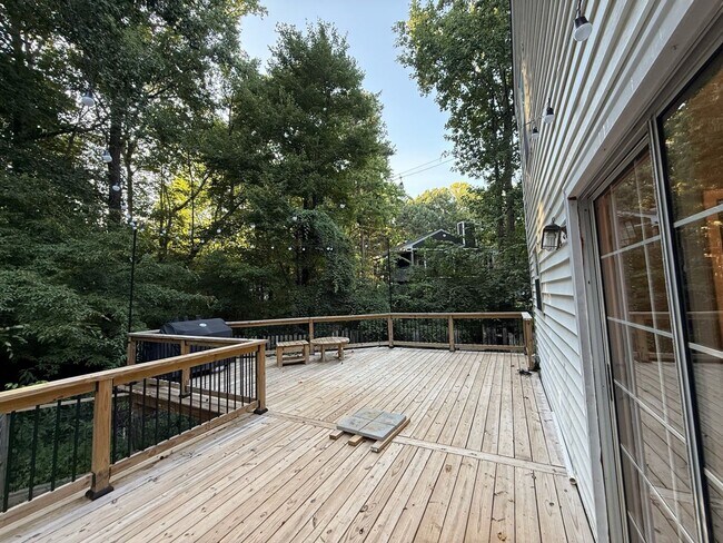 Building Photo - 5716 Bashford Crest Ln