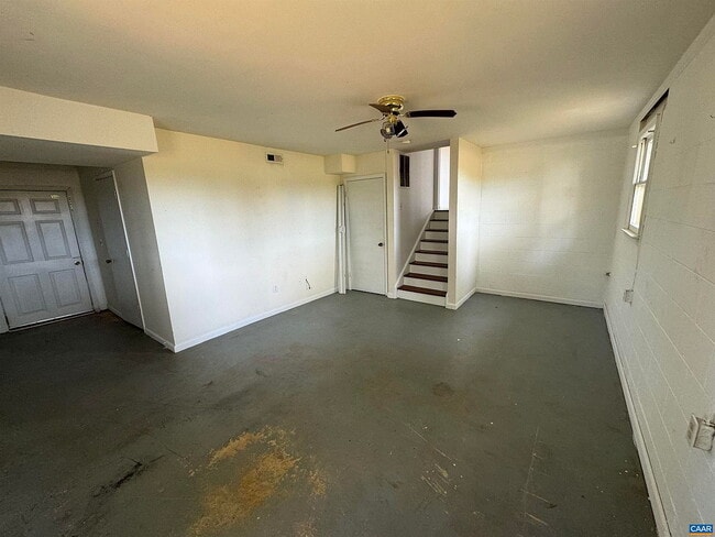 Building Photo - SINGLE FAMILY HOME.