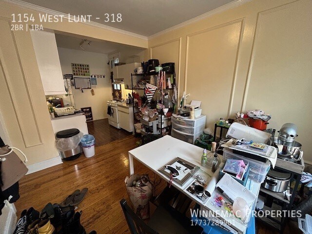 Building Photo - 1154 West Lunt-318