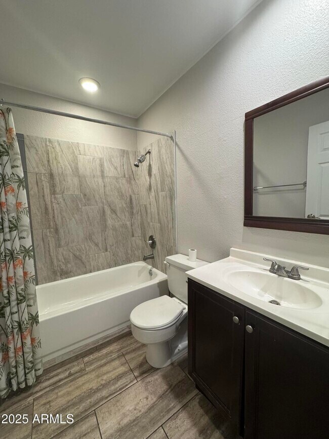 Building Photo - 6814 N 35th Ave