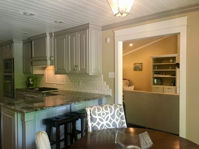 Building Photo - 122 Deer View Cir