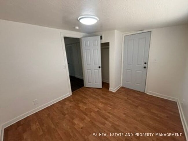 Building Photo - 502 E Cody Dr