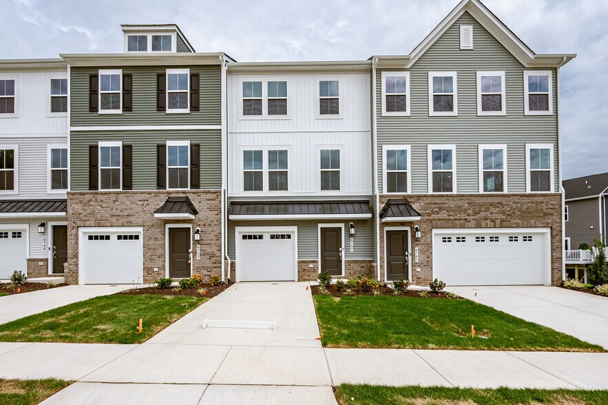Primary Photo - 8757 Whitman Dr