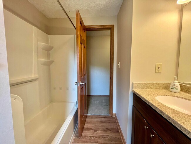 Building Photo - 2775 Amana Ct