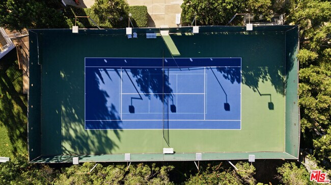 Building Photo - 2160 Century Pk E