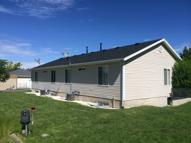 Building Photo - 1884 Shepard Ln