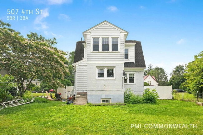 Building Photo - 507 4th St