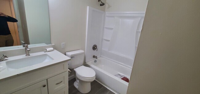 Bathroom - 456 Front St N