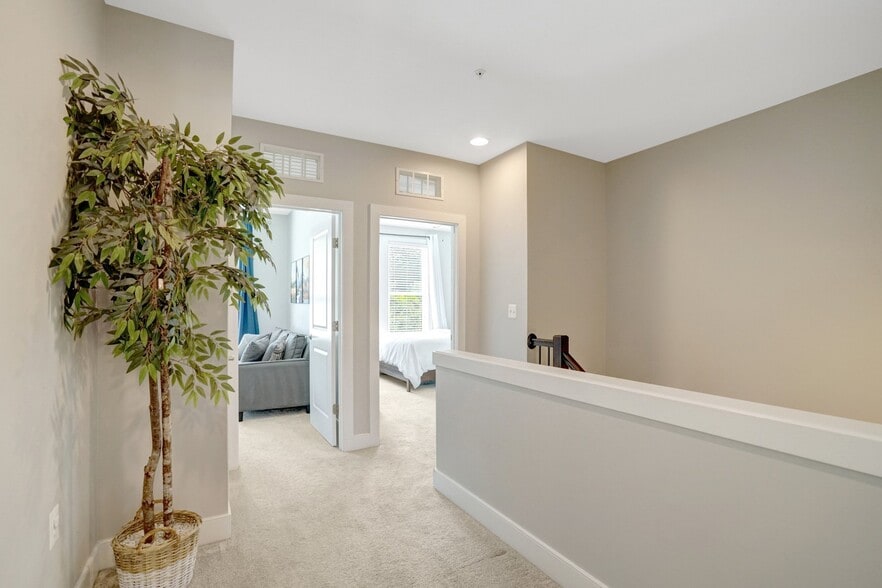 Upstairs Hallway - 2209 Richmond Hwy
