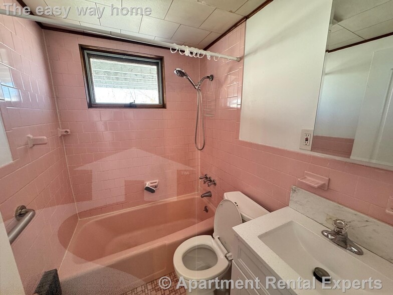 Building Photo - 51 Beacon St