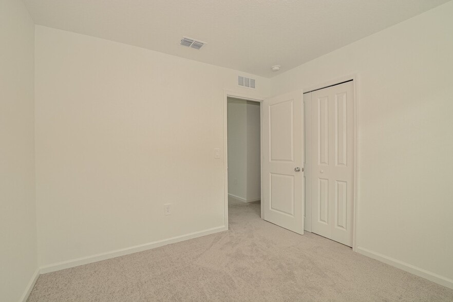 Building Photo - 2534 Absolute Ave