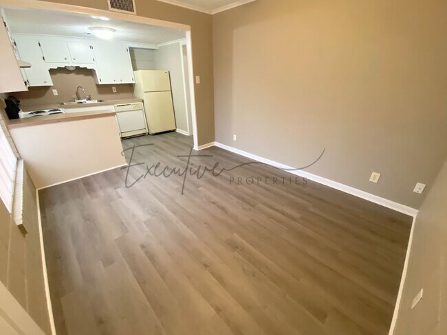 Building Photo - Cozy & Affordable 1-Bedroom Apartment – Al...