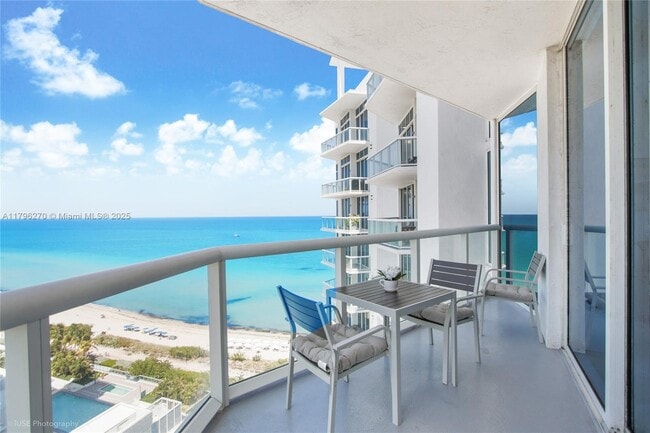 Primary Photo - 6515 Collins Ave