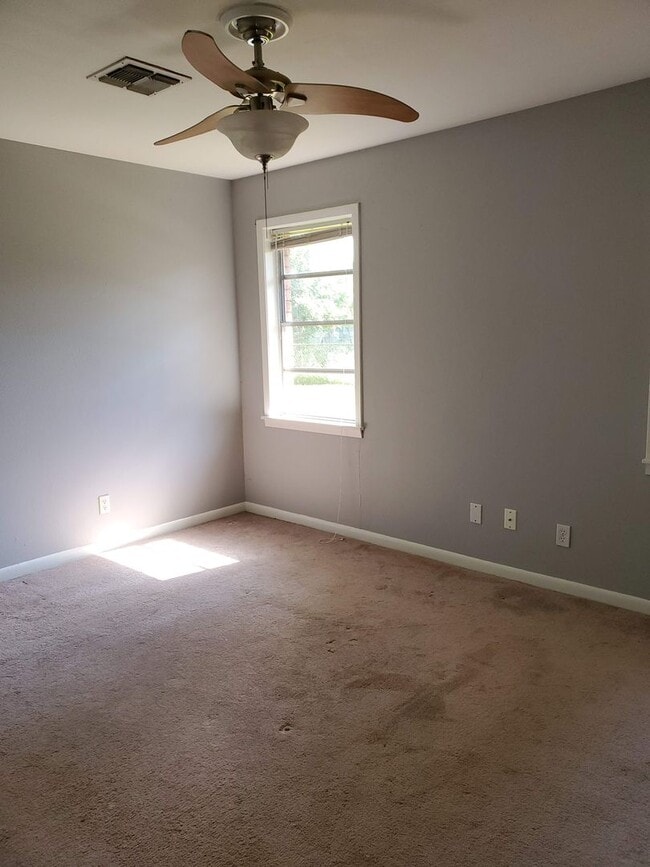 Building Photo - 2514 Belmont Blvd