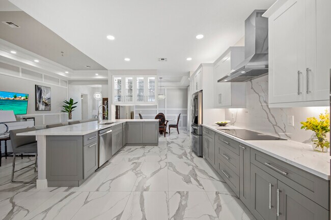 Building Photo - 14630 Meravi Dr