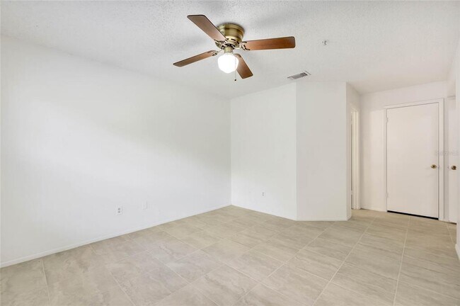 Building Photo - 117 Reserve Cir