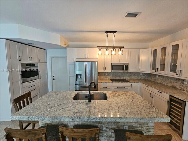 Building Photo - 11384 NW 84th Terrace