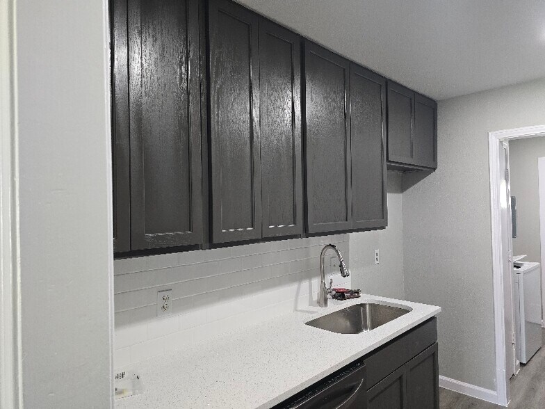 Building Photo - 920 Lindy Ct