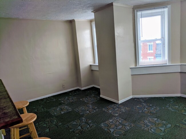 Building Photo - 355 Atwood St