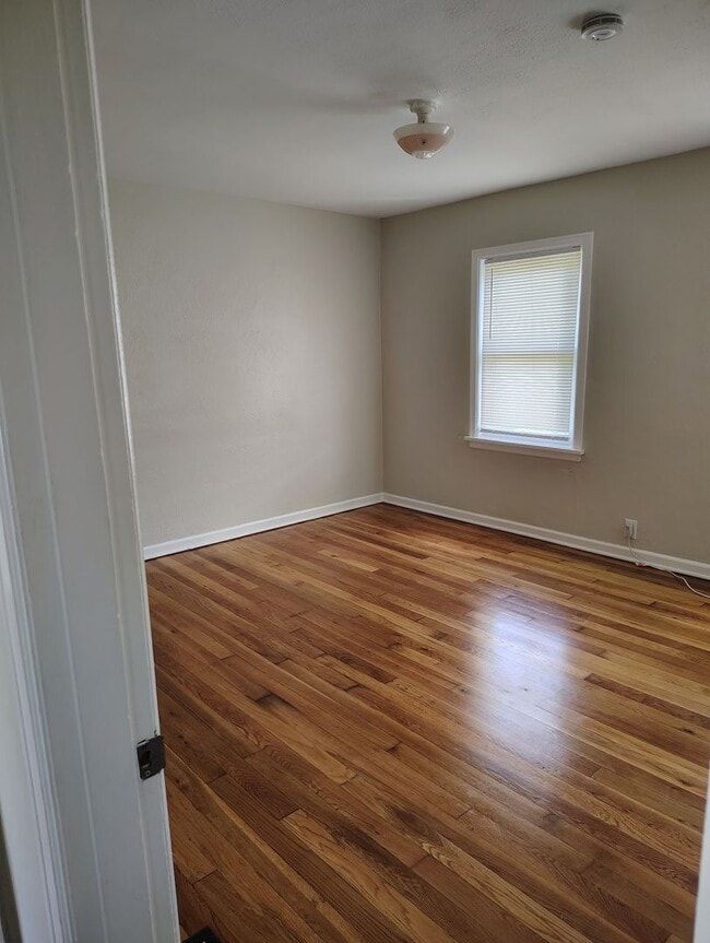 Building Photo - 2 Bed, 1 Bath Home for Rent