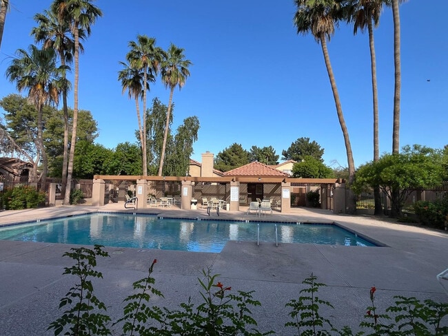 Building Photo - 187 W Amanda Ln