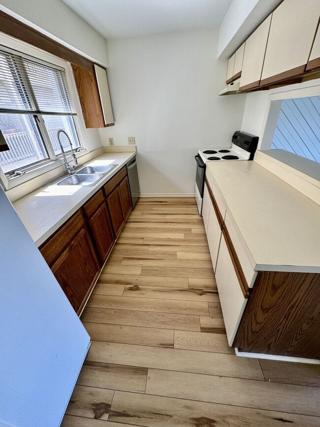 Building Photo - LYNNHAVEN SHORES - Starfish Condo