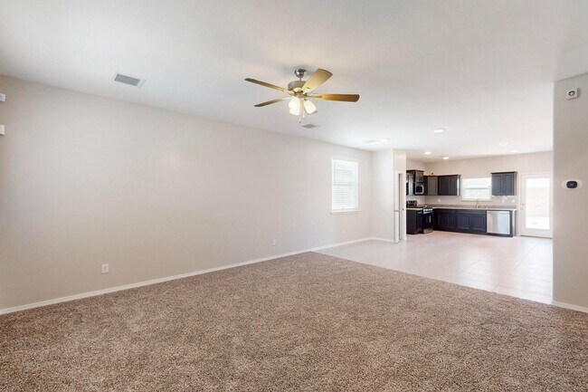 Building Photo - Charming 3 bedroom, 2 bath home in East El...
