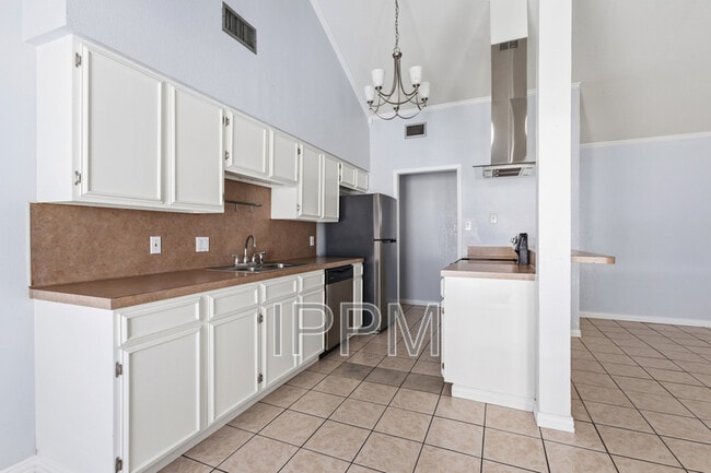 Building Photo - 4217 S Houston Dr