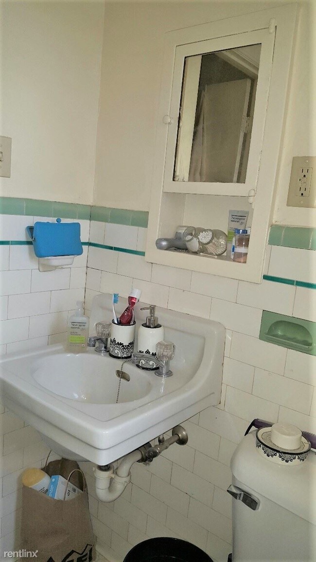 Building Photo - Studio, 1 bath  - 108 Washtenaw Rd Apt 34