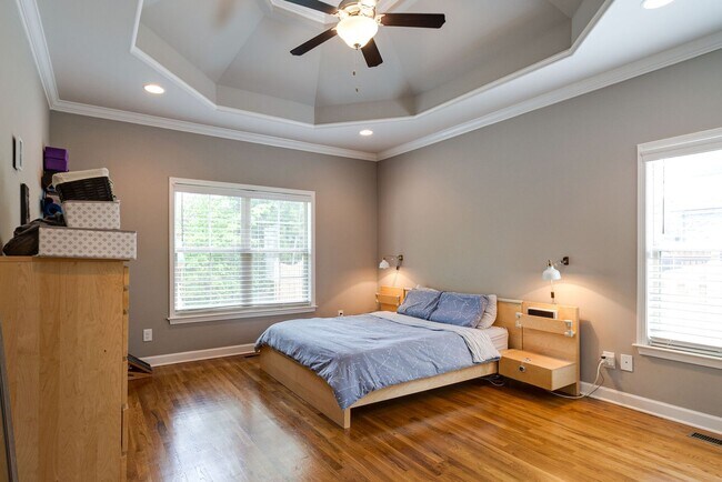 Building Photo - 4 Bedroom, 3 Bath Home w/ Backyard and 2 Car Garage