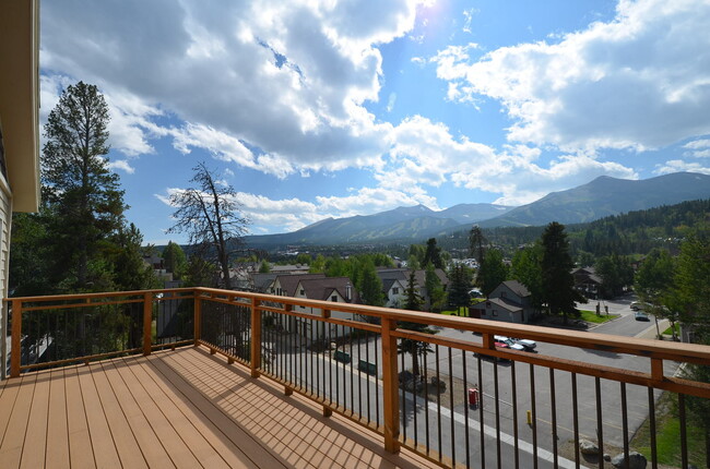 Primary Photo - Great Location, Walk to Everything! Update...