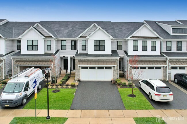 Primary Photo - 9 Clover Ln