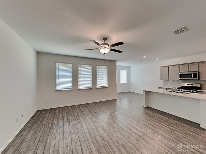 Building Photo - 2513 Starwater Dr