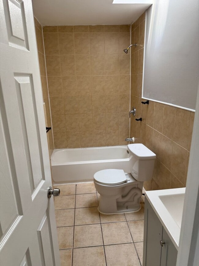 Building Photo - Two-Bedroom Home in Baltimore